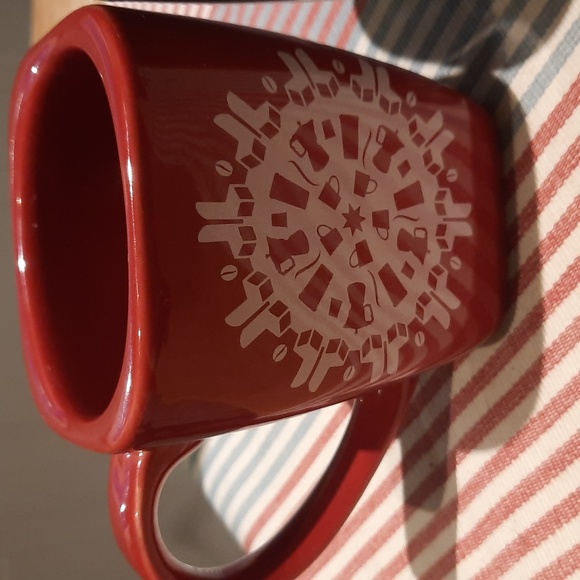 Starbucks 2004 Holiday Snowflake Pair of Red & Green Square 14 oz. Coffee Mugs - Picture 4 of 6